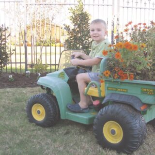 #yardwork #flowertruck 🌸